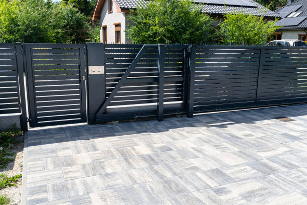 Best Professional Driveway Pavers  in Le Mars, IA